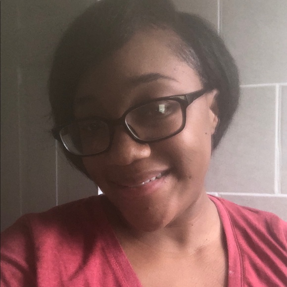 Profile Picture of Tomiajoi Clark (@tk423) on Poshmark