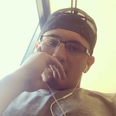 Profile Picture of Robert (@r_goodrow15) on Twitter