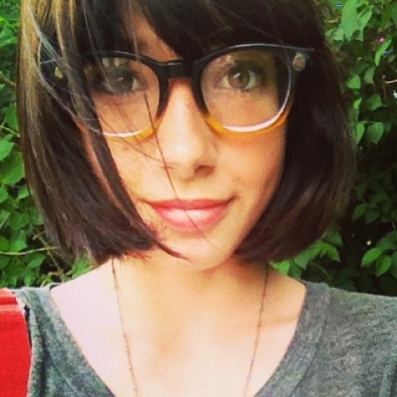 Profile Picture of Olivia Sponseller (@olivesponseller) on Poshmark