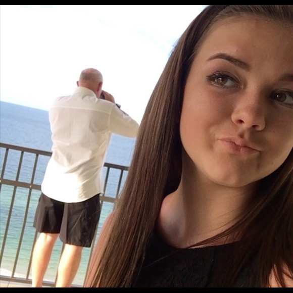 Profile Picture of Freedom Hurter (@freedomhurter) on Poshmark