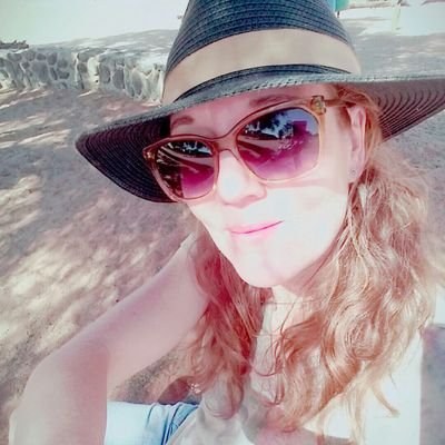 Profile Picture of Annamari Pansegrouw (@antjie_somers) on Twitter