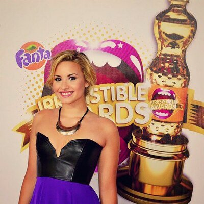 Profile Picture of Isa (@JoseMeuDeus) on Twitter