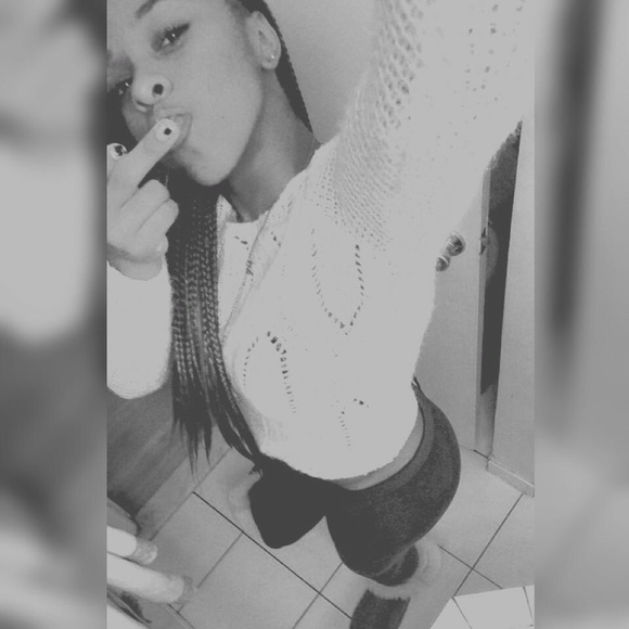 Profile Picture of Asyia Bias (@queen_asyia3x) on Poshmark
