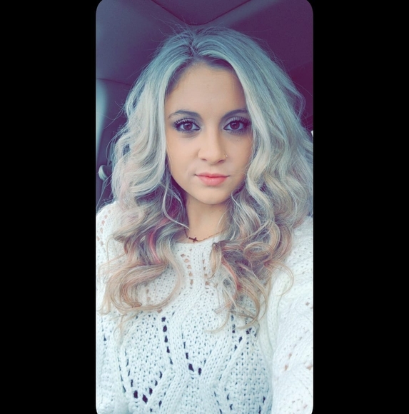 Profile Photo of Kayla Kiser (@ksk2975) on Poshmark