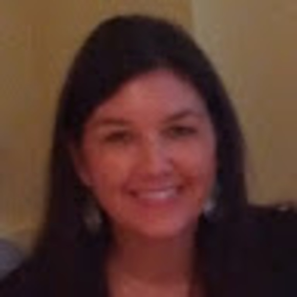 Profile Picture of Andrea Whitenack (@ahwhitenack) on Poshmark