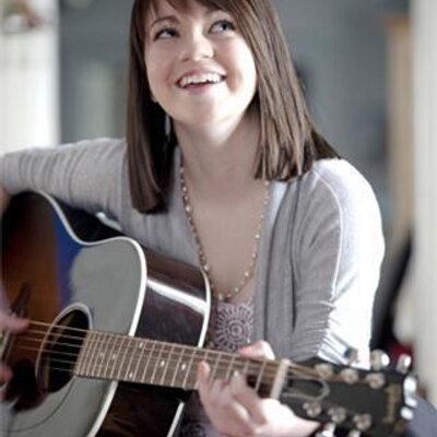 Profile Picture of Amy Schell (@theamyschell) on Twitter