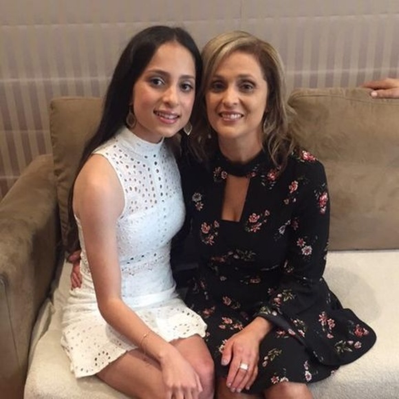 Profile Picture of Alana Condello (@alanacondello) on Poshmark