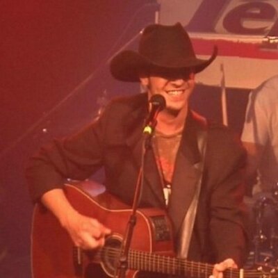 Profile Picture of Derek Hollie (@DerekHollie) on Twitter