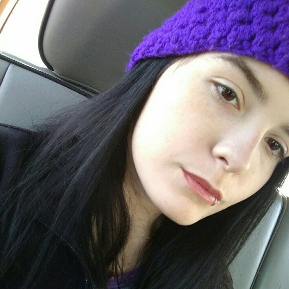 Profile Picture of Edna Baumann (@ednab381) on Poshmark