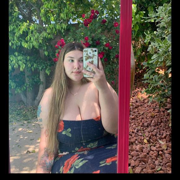 Profile Picture of Alexus Marsh (@alexusmarsh) on Poshmark