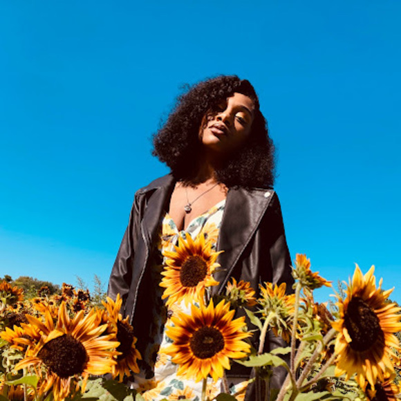 Profile Picture of Nyamekye (@nyamekye1818) on Poshmark