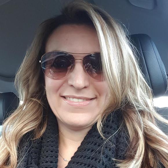 Profile Picture of Michele Rambone (@mlrambone) on Poshmark