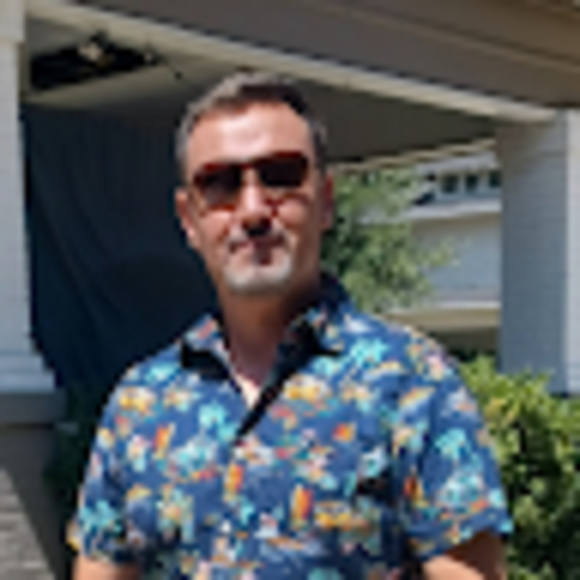 Profile Picture of Edgar Enriquez (@edgarebarba) on Poshmark