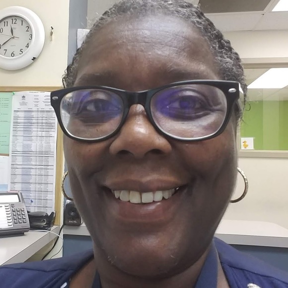 Betty Pierce-nixon - Poshmark Profile Picture of Betty Pierce-nixon (@betpierce1954) on Poshmark