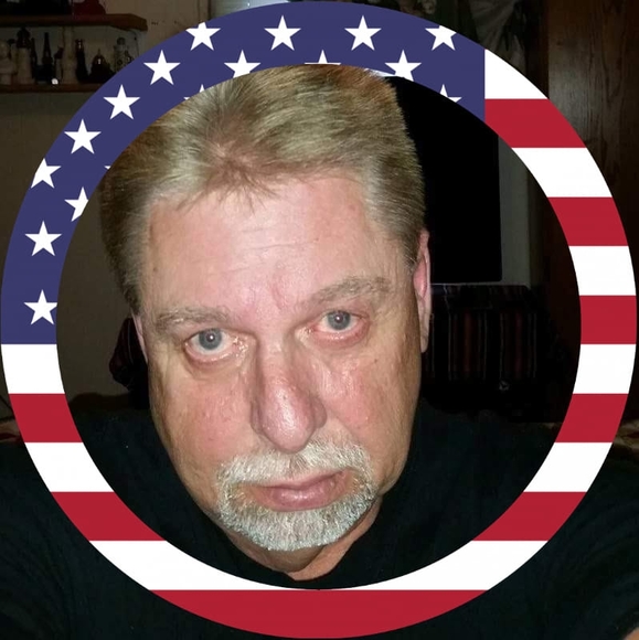 Profile Picture of Lloyd Mccann (@lloydmccann) on Poshmark