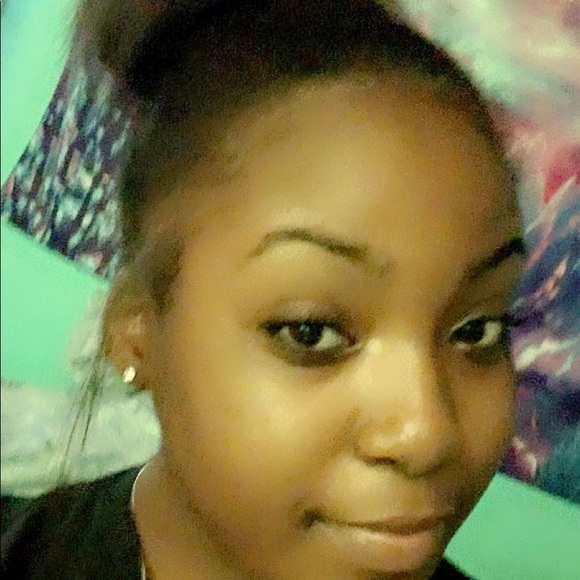 Profile Picture of Kaitlyn Wynne (@kaitlynwynne) on Poshmark