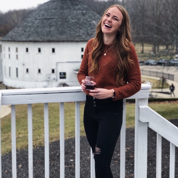 Profile Picture of Haley Hoffman (@hoffmanha) on Poshmark