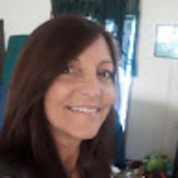 Profile Picture of Sandie Elfers (@sandie_elfers) on Poshmark