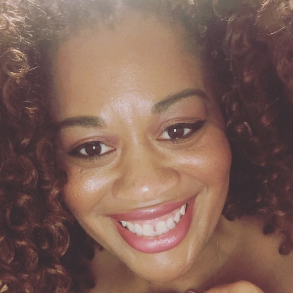 Profile Picture of Shelly Lindsey (@atlantashelly) on Poshmark