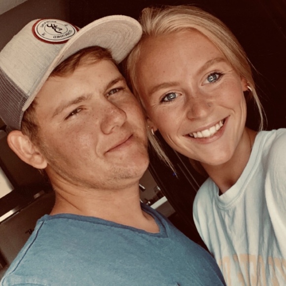 Profile Picture of Hannah Boxwell (@hannah_boxwell1) on Poshmark