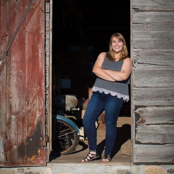 Profile Picture of Amber Diederichs (@amberdiederichs) on Poshmark