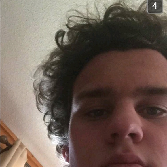 Profile Picture of Gav Hainer (@gavin9) on Poshmark