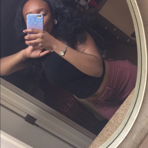 Profile Picture of Tyteyona Mccaffity (@tyteyona) on Poshmark