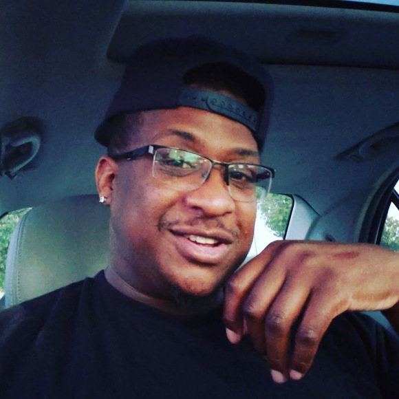 Profile Picture of Kellen Allen (@kookelz) on Poshmark