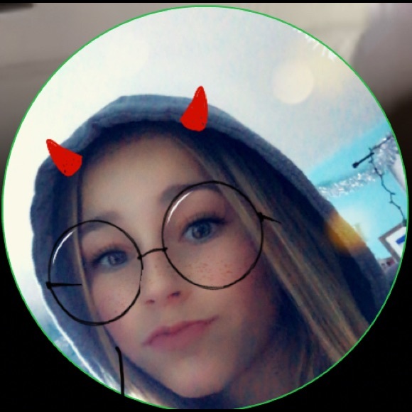 Profile Picture of Denise Wesseling (@d_wesseling07) on Poshmark