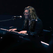 Profile Picture of Jo Hughes (@JozephineHughes) on Youtube