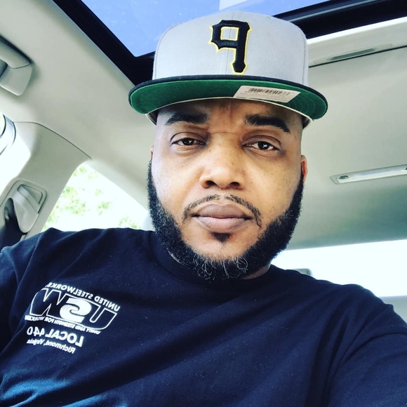 Profile Picture of Kenneth Jones (@kdjones804) on Poshmark