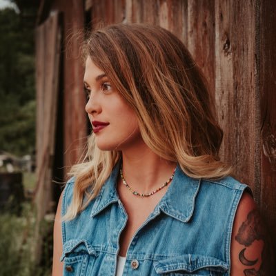 Profile Picture of Becca Jo🍄 (@rebecca_lash) on Twitter