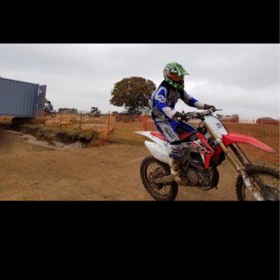 Profile Picture of Cale Collins (@Leafy_Green6) on Twitter