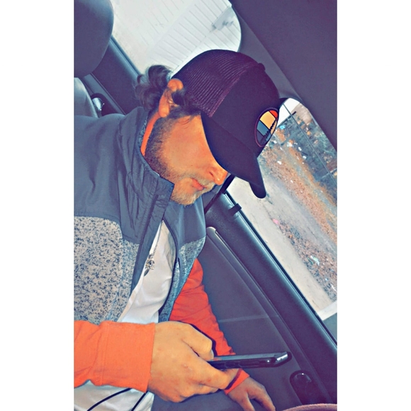 Profile Picture of Trevor Howell (@thowell028) on Poshmark