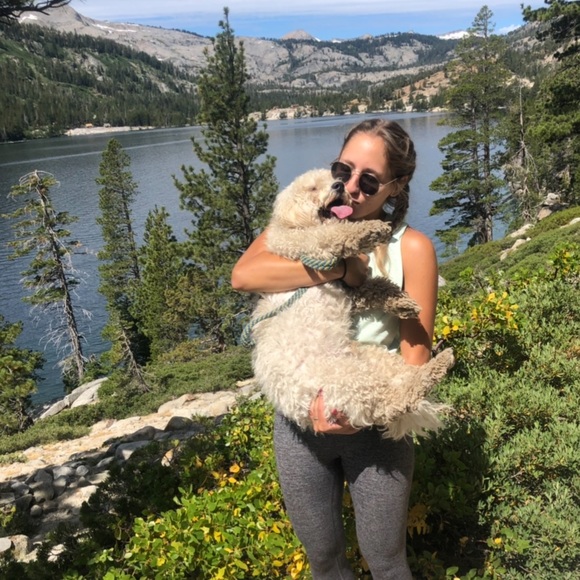 Profile Picture of Abby Fickinger (@abbs615) on Poshmark