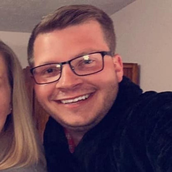 Profile Picture of Andrew Siler (@andrewsiler) on Poshmark