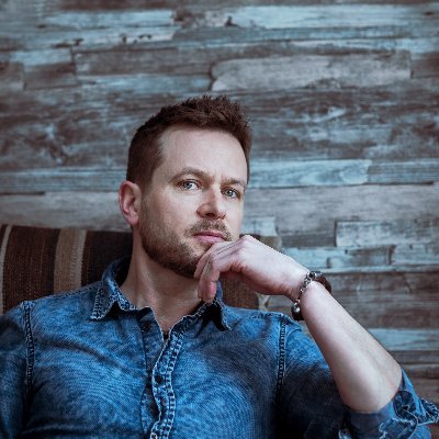 Profile Picture of Colum Sanson Regan (@SansonRegan) on Twitter