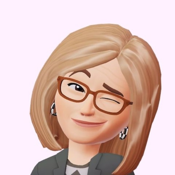 Profile Picture of Lisa Ronglien (@lmr_80) on Poshmark