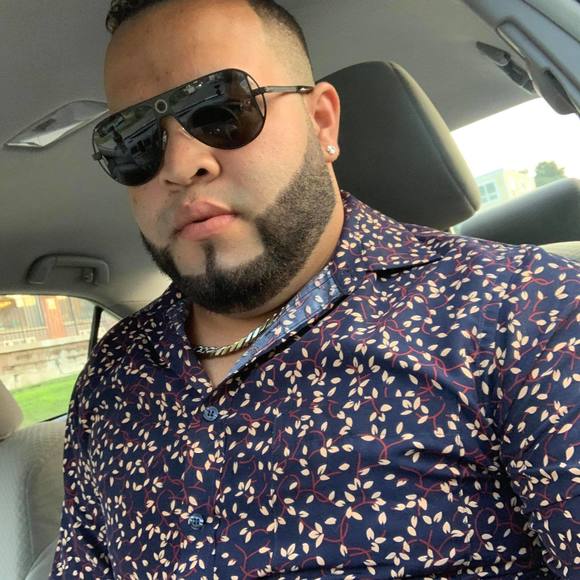 Ronel Bonilla - Poshmark Profile Picture of Ronel Bonilla (@ronel809) on Poshmark