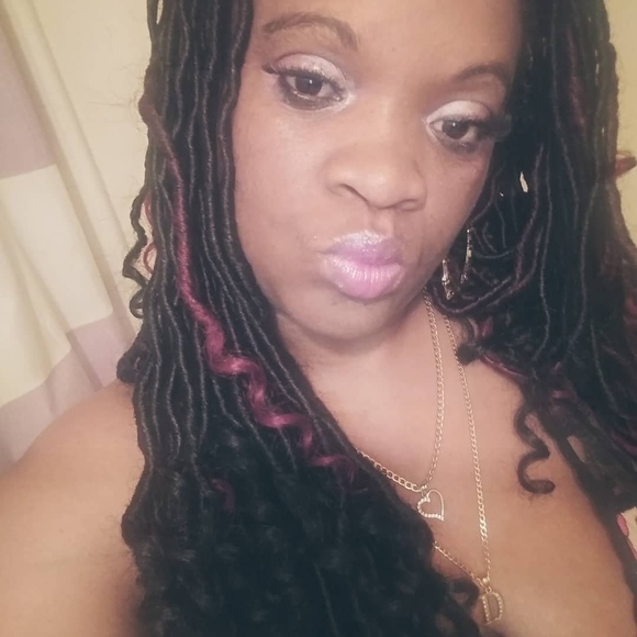 Profile Picture of Denise Winbush (@mswinbush35) on Poshmark