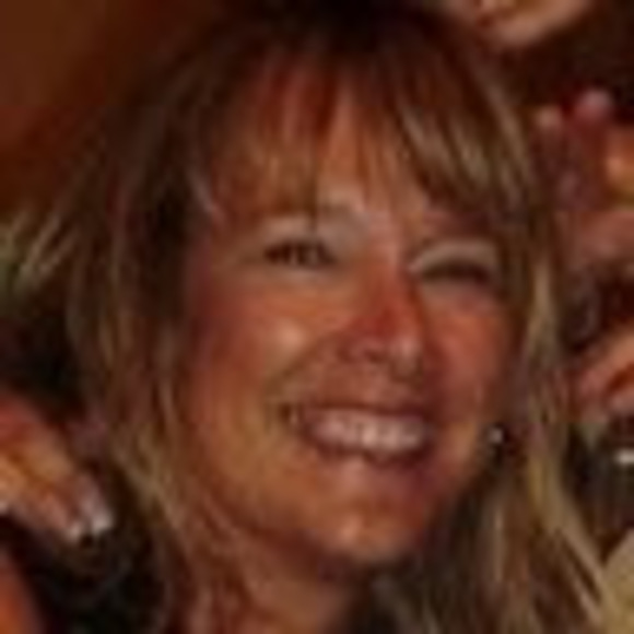 Profile Picture of Nancy Petrillo (@summerbeach301) on Poshmark