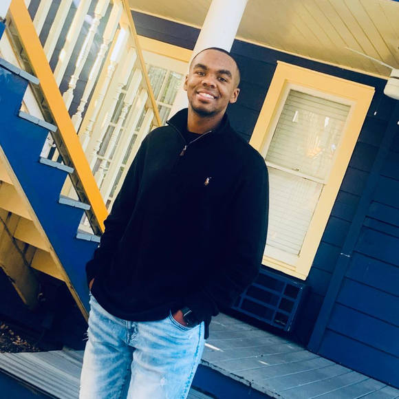 Profile Picture of Jontae Robinson (@moderndayjuice) on Poshmark
