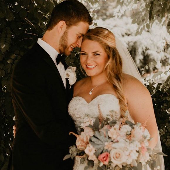 Profile Picture of Caitlin Amland (@cconstance1374) on Poshmark