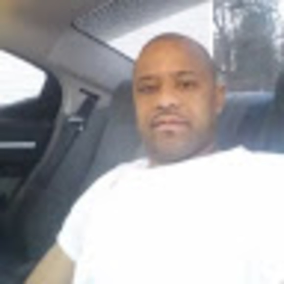 Profile Picture of Tony Streater (@tyonedad) on Poshmark