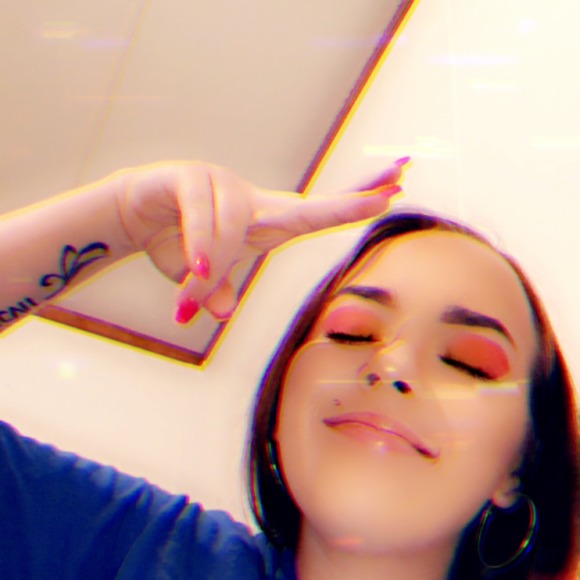 Profile Picture of Alyssia Hathcoat (@dahhh_bae2018) on Poshmark