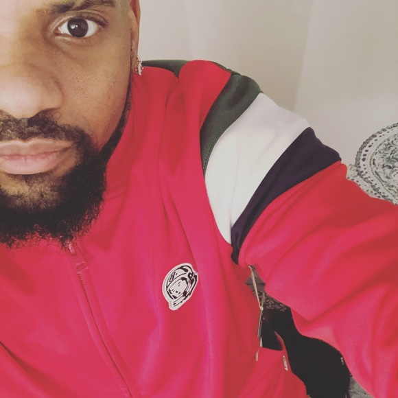 Profile Picture of Akeem Jackson (@akeemjackson695) on Poshmark