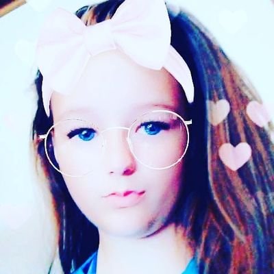 Profile Picture of Zoe Simms (@ZoeSimms3) on Twitter