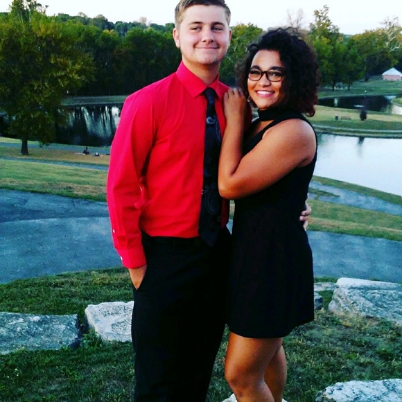 Profile Picture of Max Vivian (@cakafuego) on Poshmark