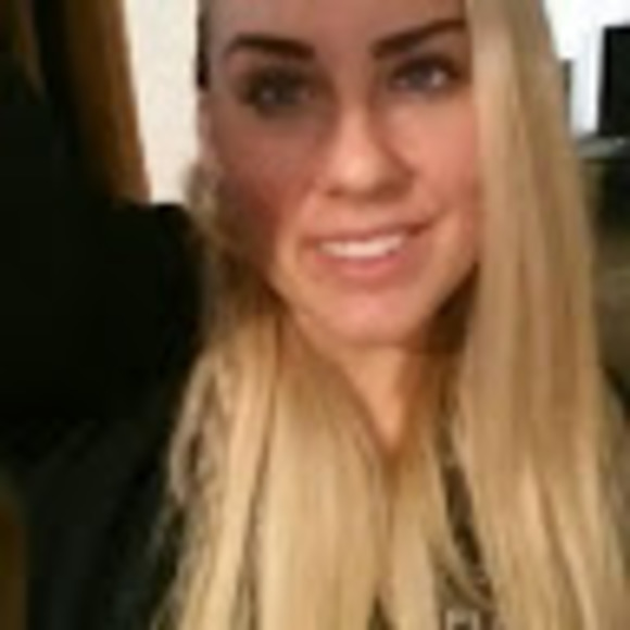 Profile Picture of Heather Breeden (@heather201392) on Poshmark