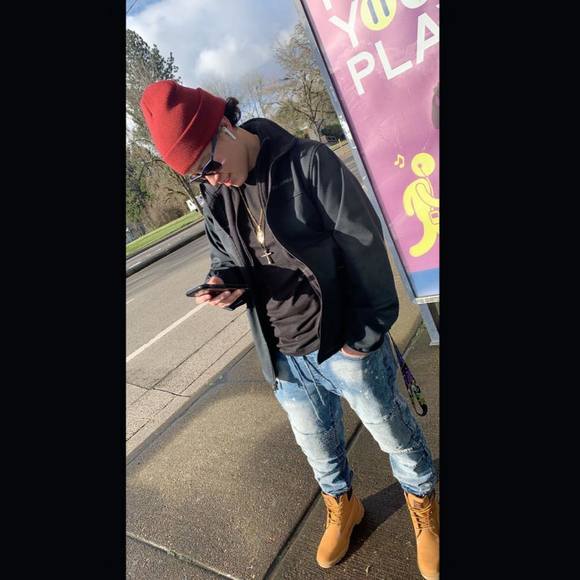 Denise Quenga - Poshmark Profile Picture of Denise Quenga (@dquenga) on Poshmark